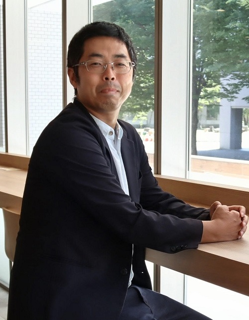 覚知 亮平